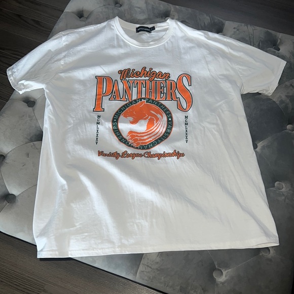 Tshirt - Picture 2 of 3